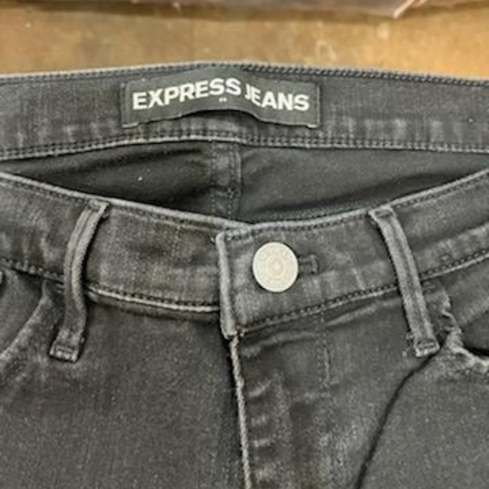 Express Women's Skinny Jeans in Black